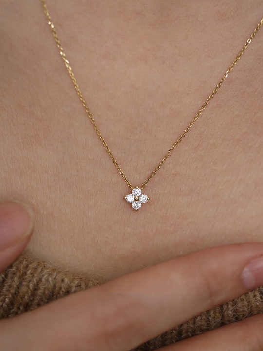 Lucky Four-leaf Clover S925 Sterling Silver Necklace Flash Diamond Clavicle Chain Flower Pendant Necklace Female